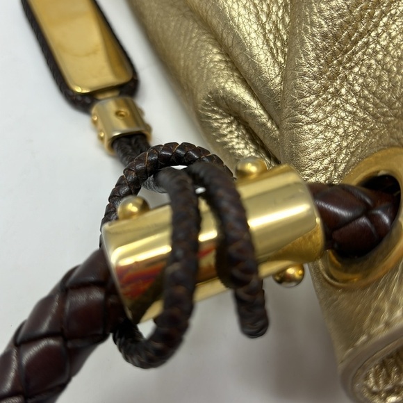 MICHAEL KORS hobo wide metal gold bag in a half circle with firm brown handle - Picture 5 of 12